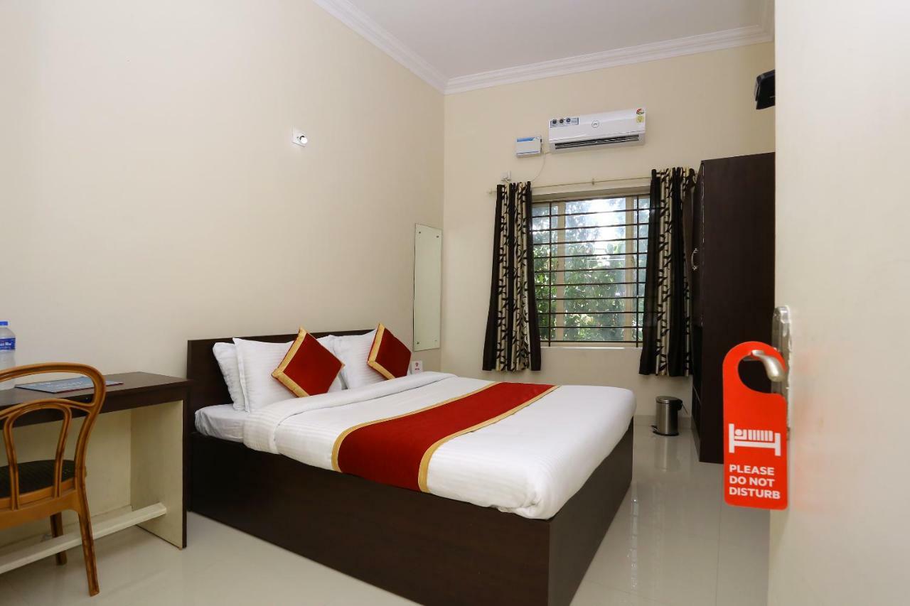 Oyo 9118 Saravana Inn Thiruvananthapuram Bagian luar foto