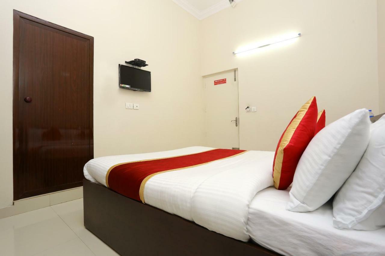 Oyo 9118 Saravana Inn Thiruvananthapuram Bagian luar foto