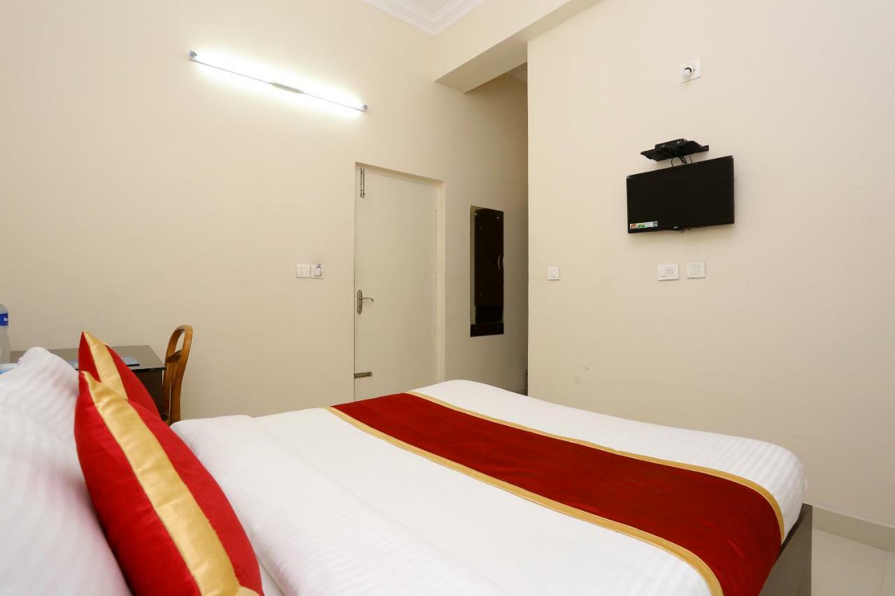 Oyo 9118 Saravana Inn Thiruvananthapuram Bagian luar foto